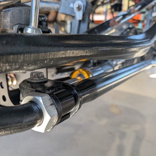 Wspornik mocowania siłownika APEX TSR do drążka RockJock Currectlync - ujęcie 2