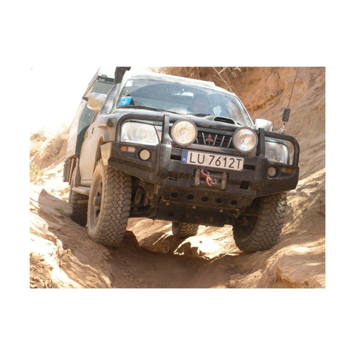 ZDERZAK BBCD016 IRONMAN 4x4