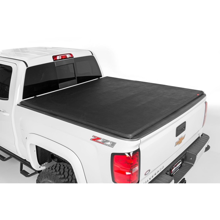 Miekka Pokrywa Skrzyni Ładunkowej 5' 5" Tri-Fold Rough Country Nissan Titan 04-15