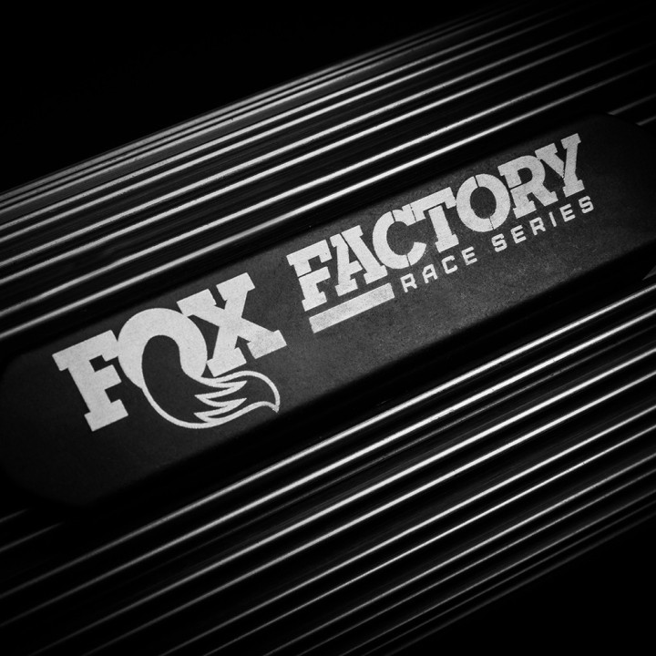 Amortyzator Przedni 3.0 Factory Race Internal Bypass Coil-Over Rezerwuar FOX - Ford F150 Raptor 17-18