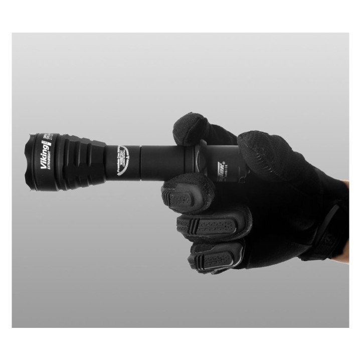 LATARKA TAKTYCZNA ARMYTEK VIKING PRO