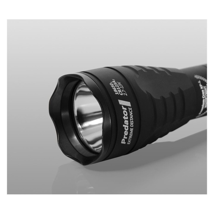 LATARKA TAKTYCZNA ARMYTEK PREDATOR (CZERWONE ŚWIATŁO)