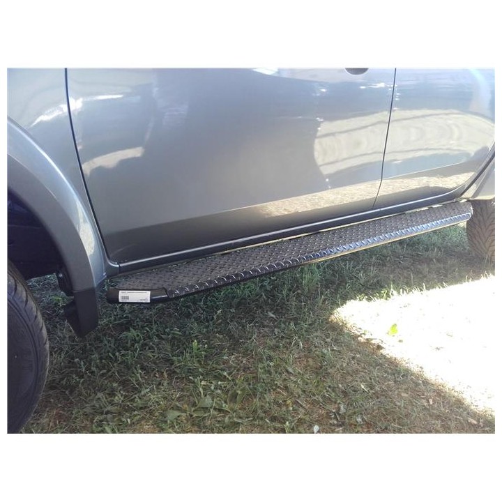Progi stalowe do MITSUBISHI L200 od 2015