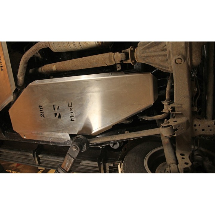 Aluminiowa osłona podwozia, zbiornika paliwa - Toyota Land Cruiser J200 2007+ Diesel