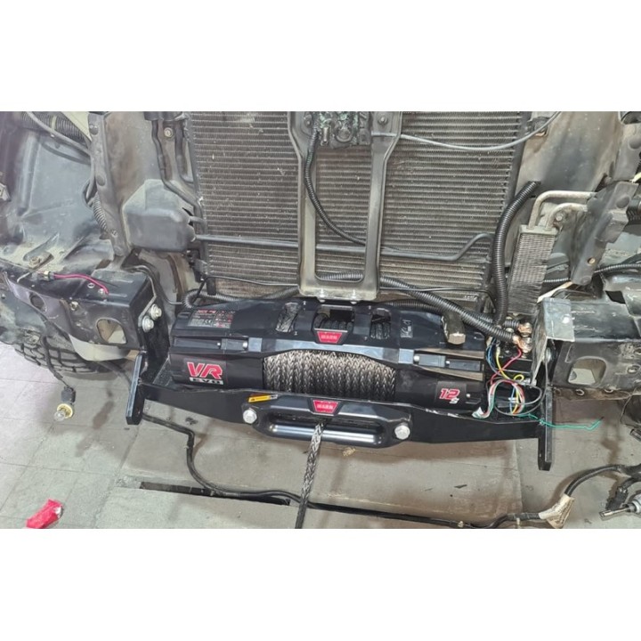 Osłona czołowa z płytą montażową wyciągarki aluminiowa Jeep Cherokee Liberty KJ 2.5d 2.8d 3.7 2002-2008