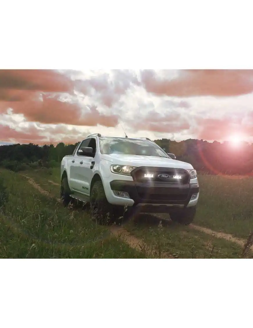 Zestaw dwóch lamp LAZER TRIPLE-R 750 Elite (Gen2) z systemem montażu w fabrycznym grillu - Ford Ranger (2016 - 2019)