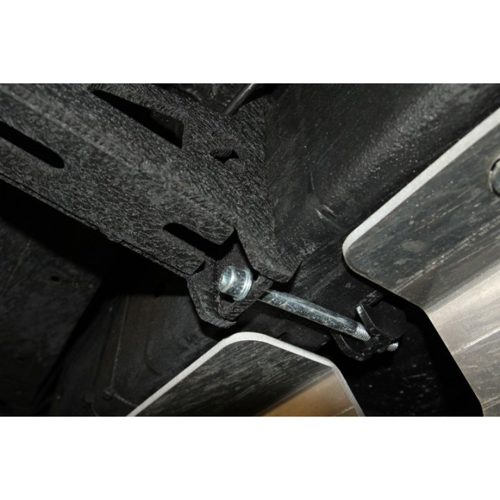 Progi boczne Toyota Hilux REVO 2020+