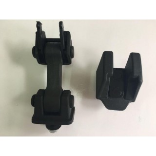 Zapięcia pokrywy silnika Jeep Wrangler