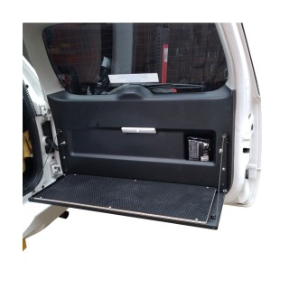 Stolik na drzwi do Suzuki Grand Vitara II