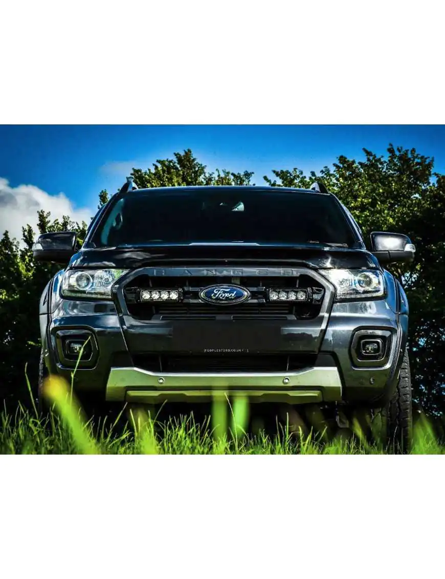 Zestaw dwóch lamp LAZER TRIPLE-R 750 ELITE 3 z systemem montażu w fabrycznym grillu - Ford Ranger (2019 -)