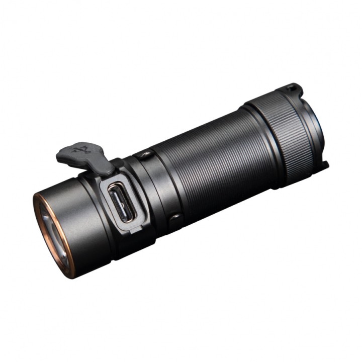 Latarka diodowa Fenix E18R V2.0