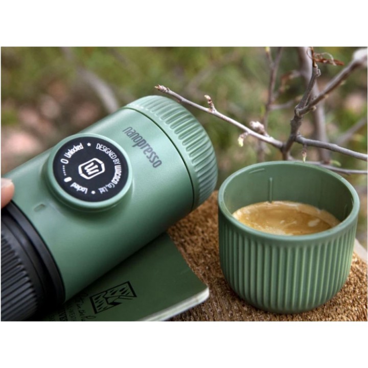 Podróżny ekspres Wacaco Nanopresso Moss Green z etui