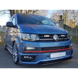 Zestaw dwóch lamp LAZER ST4 Evolution z systemem montażu w fabrycznym grillu - Volkswagen T6 (2015 -)