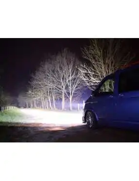 Zestaw dwóch lamp LAZER ST4 Evolution z systemem montażu w fabrycznym grillu - Volkswagen T6 (2015 -)