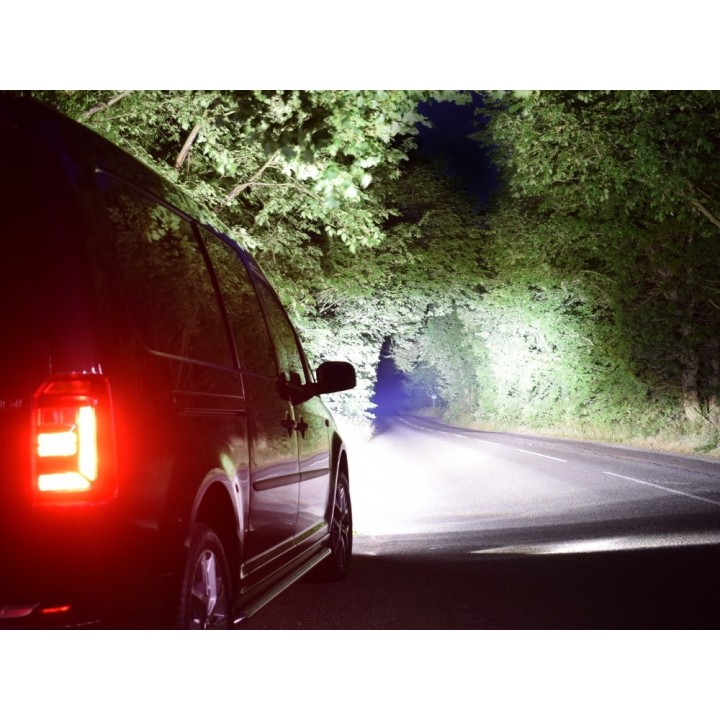 Zestaw do montażu oświetlenia serii LAZER Linear 6 w fabrycznym grillu - Volkswagen Caddy (2015-) - ujęcie 4