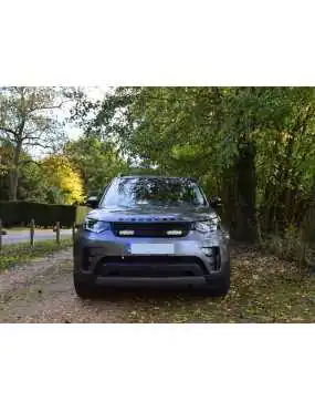 Zestaw dwóch lamp LAZER ST4 Evolution z systemem montażu w fabrycznym grillu - Land Rover Discovery V (2017 -)