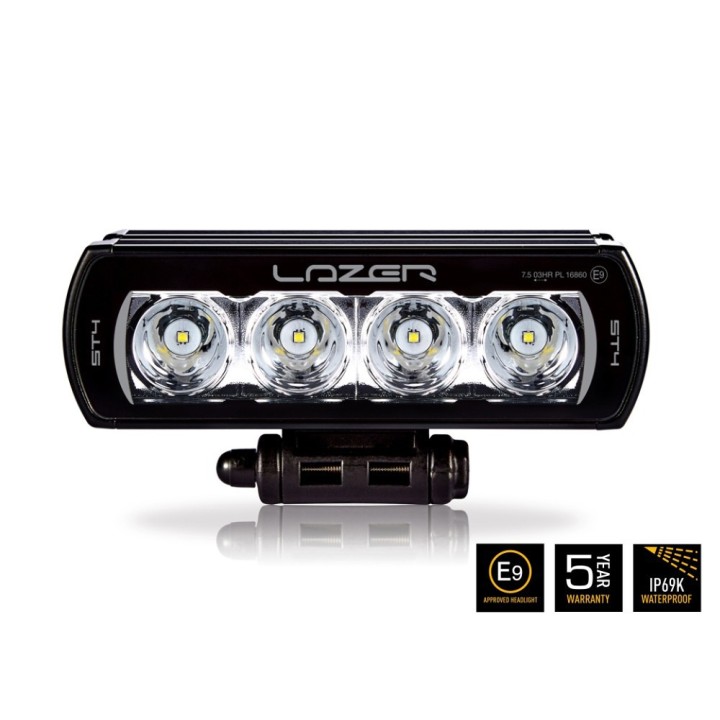 Zestaw dwóch lamp LAZER ST4 Evolution z systemem montażu w fabrycznym grillu - Land Rover Discovery V (2017 -) - ujęcie 5