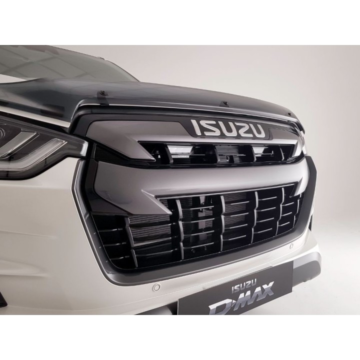 Zestaw dwóch lamp LAZER Linear 6 z systemem montażu w fabrycznym grillu - Isuzu D-Max (2021 - 2022) - ujęcie 3