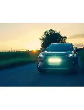 Zestaw lampy LAZER Linear 18 - z systemem montażu w fabrycznym grillu - Toyota RAV4 Hybrid (2018 -)