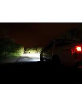 Zestaw lampy LAZER Linear 18 Elite - z systemem montażu w fabrycznym grillu - Nissan Navara NP300 (2015 -)