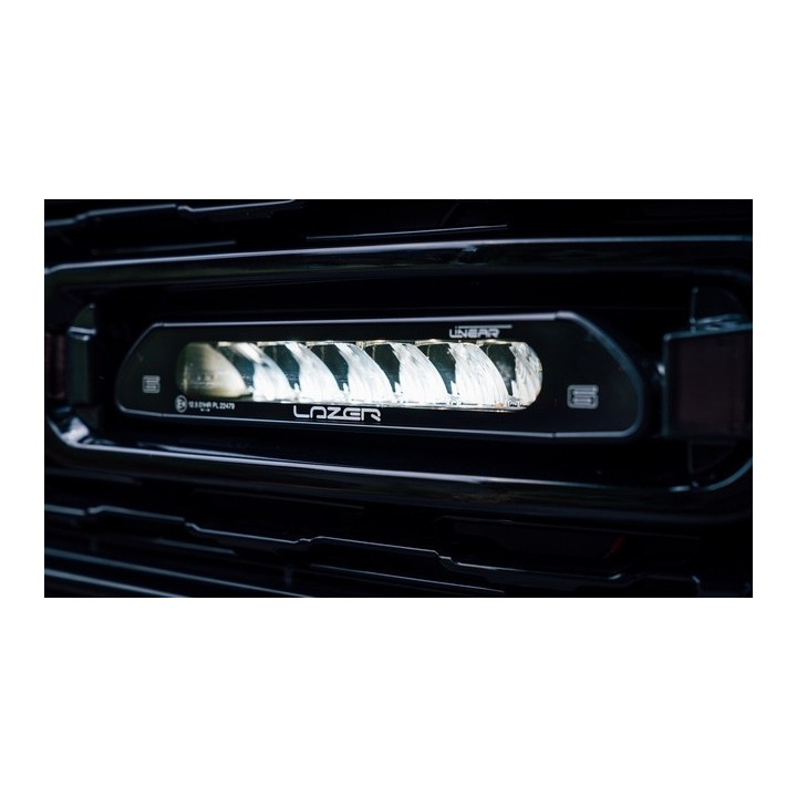 Zestaw dwóch lamp LAZER Linear 6 z systemem montażu w fabrycznym grillu - RAM 1500 (2019 -) - ujęcie 3