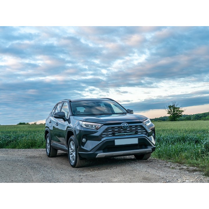 Zestaw lampy LAZER Linear 18 Elite - z systemem montażu w fabrycznym grillu - Toyota RAV4 Hybrid (2018 -) - ujęcie 2