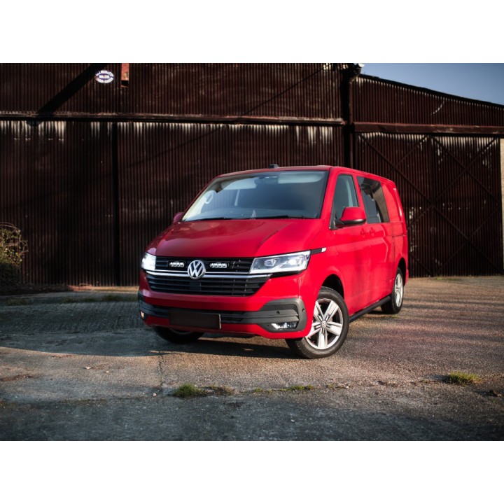 Zestaw dwóch lamp LAZER ST4 Evolution z systemem montażu w fabrycznym grillu - Volkswagen T6.1 (2019 -)