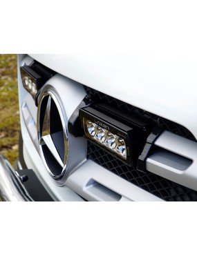 Zestaw dwóch lamp LAZER ST4 Evolution z systemem montażu w fabrycznym grillu - Mercedes X-Class V6 (2017-)