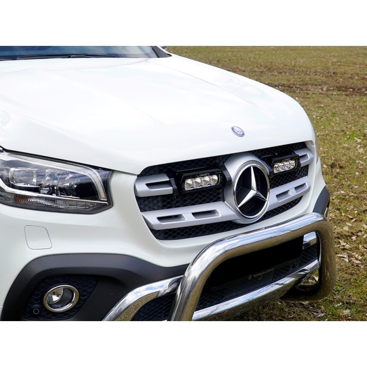 Zestaw dwóch lamp LAZER ST4 Evolution z systemem montażu w fabrycznym grillu - Mercedes X-Class V6 (2017-) - ujęcie 4