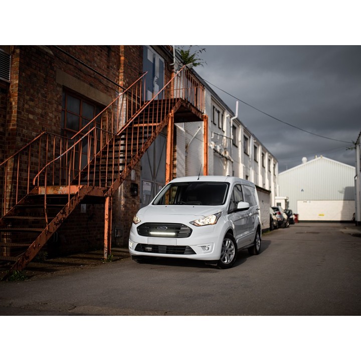 Zestaw lampy LAZER Linear 18 Elite - z systemem montażu w fabrycznym grillu - Ford Connect (2018 -) - ujęcie 5