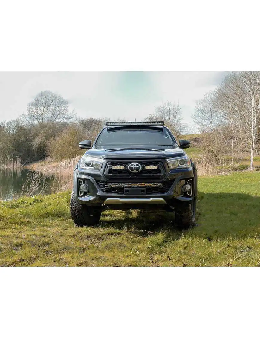 Zestaw do montażu na dachu lampy LAZER LInear 42/ Triple-R 24 - Toyota Hilux (2018 -) bez relingów dachowych | Szekla4x4.pl