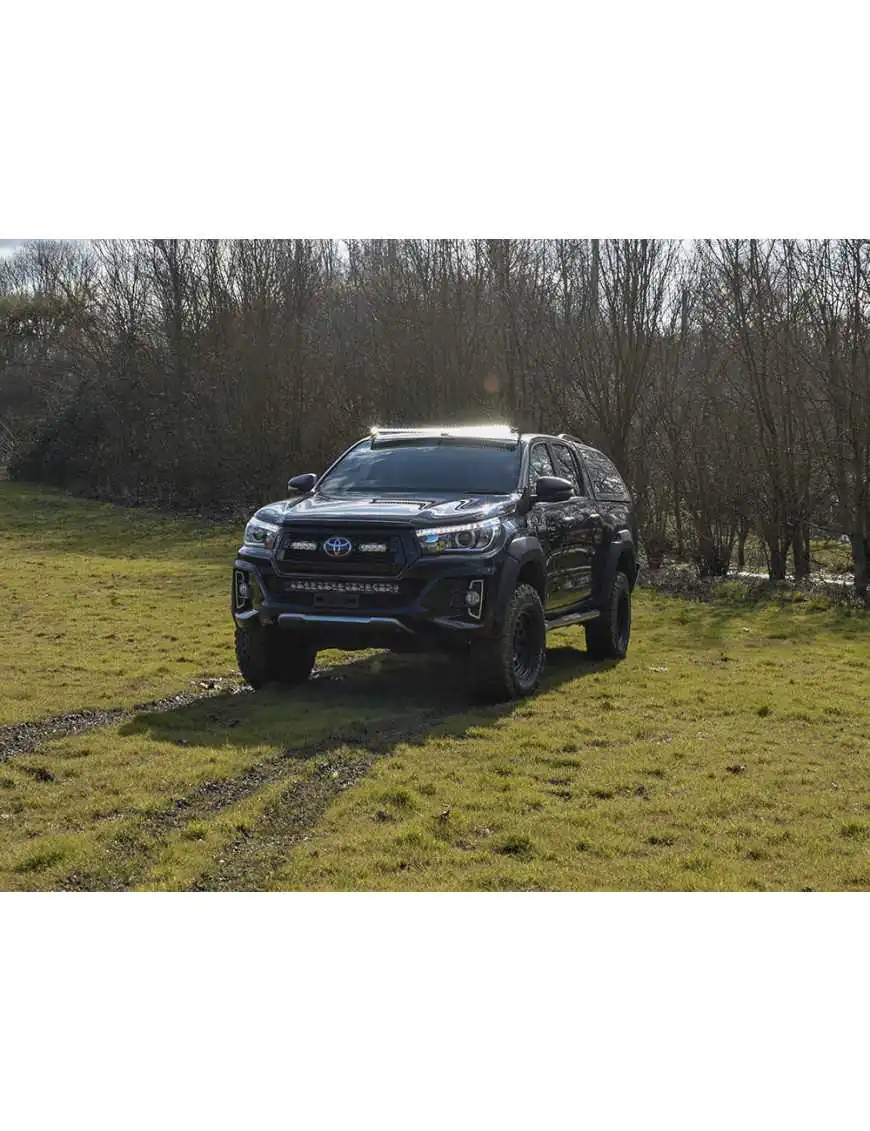 Zestaw do montażu na dachu lampy LAZER LInear 42/ Triple-R 24 - Toyota Hilux (2018 -) bez relingów dachowych | Szekla4x4.pl