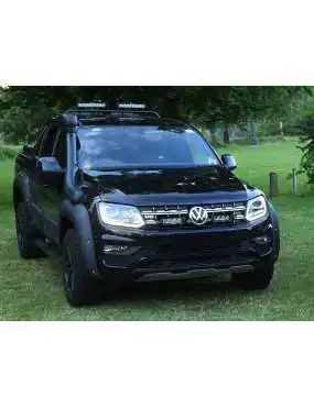 Zestaw dwóch lamp LAZER Triple-R 750 (Gen2) z systemem montażu w fabrycznym grillu - Volkswagen Amarok V6 (2016 -) | Szekla4x4.pl