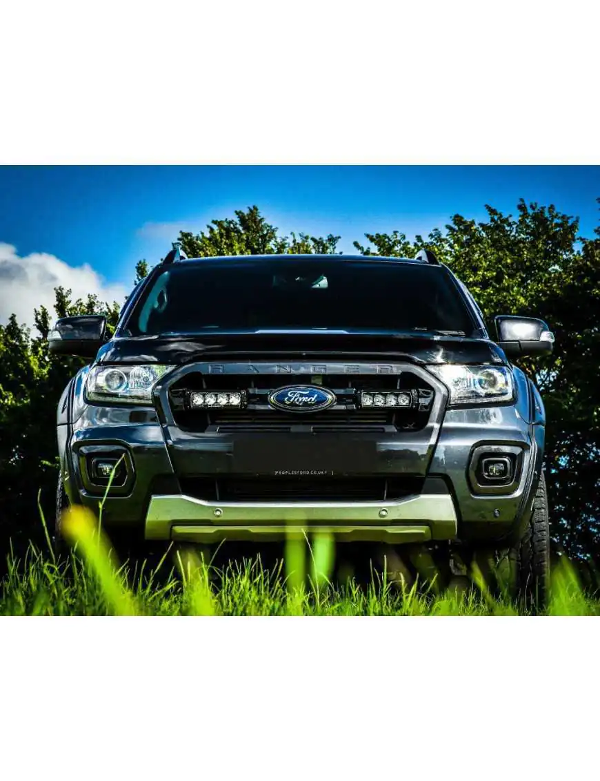 Zestaw dwóch lamp LAZER TRIPLE-R 750 (Gen2) z systemem montażu w fabrycznym grillu - Ford Ranger (2019 -)