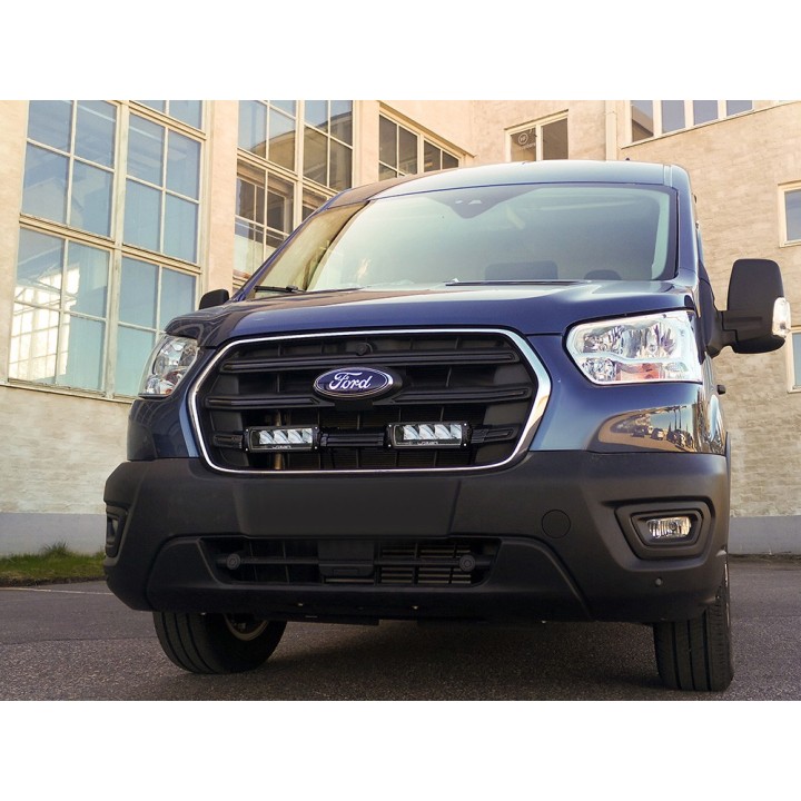 Zestaw dwóch lamp LAZER TRIPLE-R 750 Elite (Gen2) z systemem montażu w fabrycznym grillu - Ford Transit (2019 -)