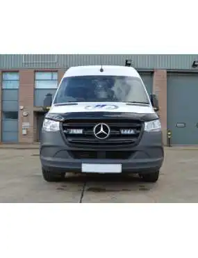 Zestaw dwóch lamp LAZER TRIPLE-R 750 (Gen2) z systemem montażu w fabrycznym grillu - Mercedes Sprinter (2018 -)  | Szekla4x4.pl