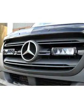 Zestaw dwóch lamp LAZER TRIPLE-R 750 (Gen2) z systemem montażu w fabrycznym grillu - Mercedes Sprinter (2018 -) | Szekla4x4.pl