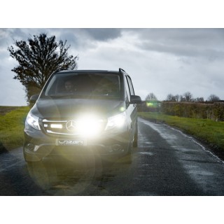 Zestaw dwóch lamp LAZER TRIPLE-R 750 (Gen2) z systemem montażu w fabrycznym grillu - Mercedes-Benz Vito (2014 - 2020) - ujęcie 2