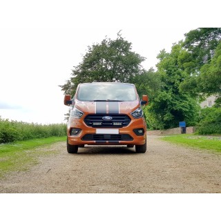 Zestaw dwóch lamp LAZER TRIPLE-R 750 (Gen2) z systemem montażu w fabrycznym grillu - Ford Transit Custom (2018 - 2023)