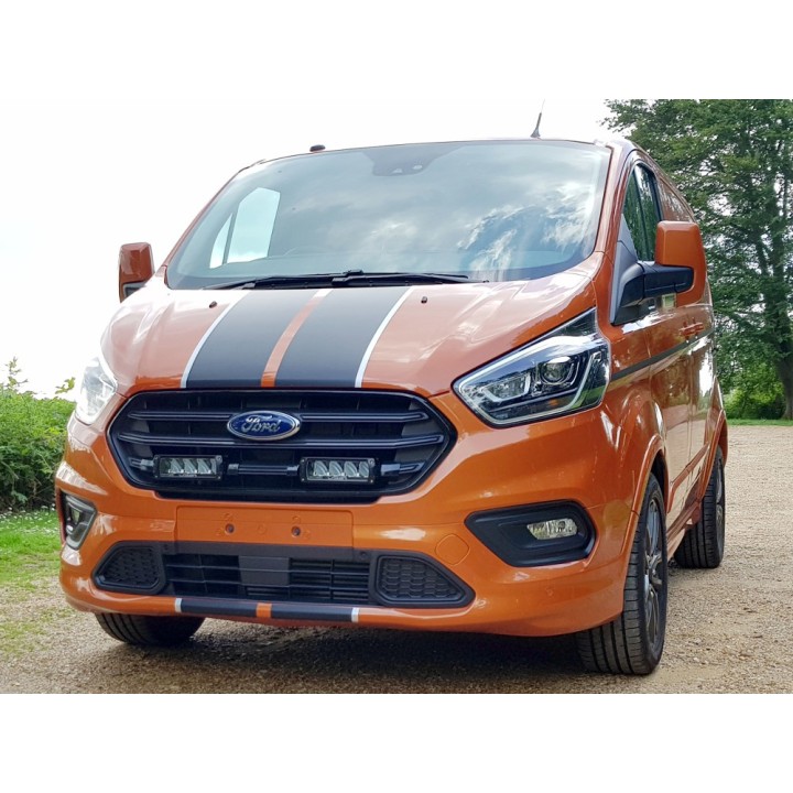 Zestaw dwóch lamp LAZER TRIPLE-R 750 (Gen2) z systemem montażu w fabrycznym grillu - Ford Transit Custom (2018  - ujęcie 2