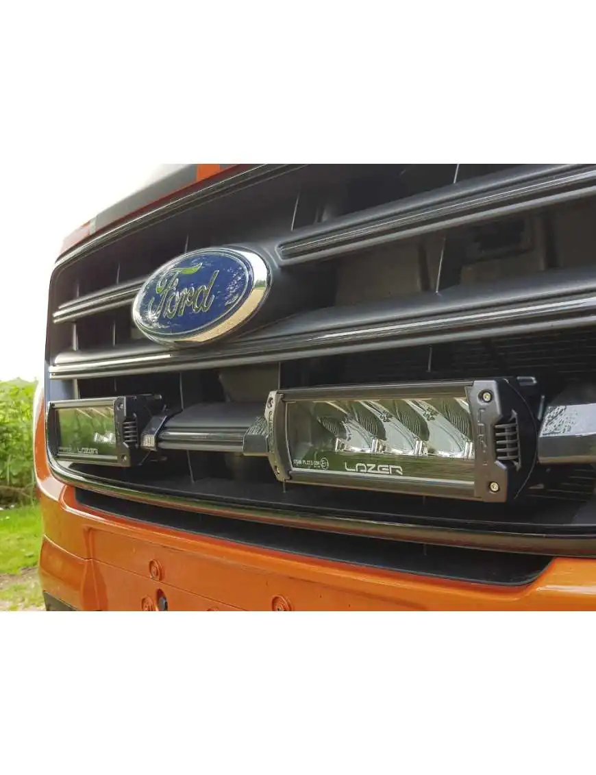 Zestaw dwóch lamp LAZER TRIPLE-R 750 (Gen2) z systemem montażu w fabrycznym grillu - Ford Transit Custom (2018 -) 