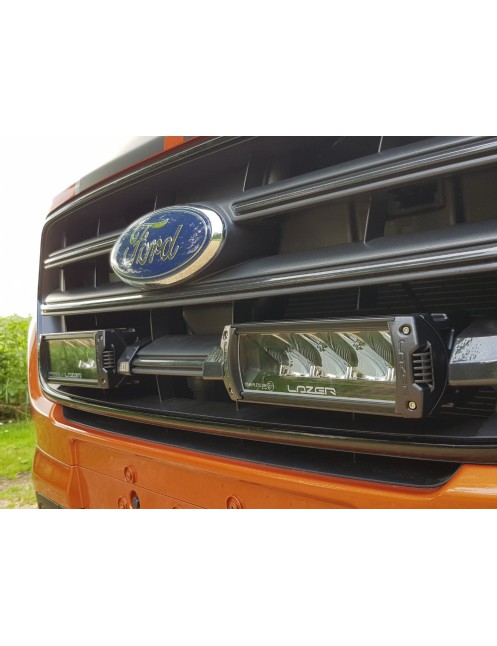Zestaw dwóch lamp LAZER TRIPLE-R 750 (Gen2) z systemem montażu w fabrycznym grillu - Ford Transit Custom (2018 -) 