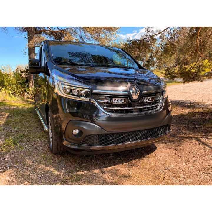 Zestaw dwóch lamp LAZER TRIPLE-R 750 (Gen2) z systemem montażu w fabrycznym grillu - Renault Trafic (2019 - 2023)