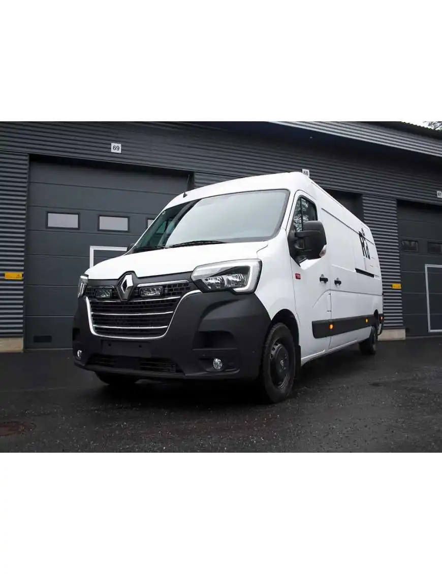 Zestaw dwóch lamp LAZER TRIPLE-R 750 (Gen2) z systemem montażu w fabrycznym grillu - Renault Master (2019 -)  | Szekla4x4.pl