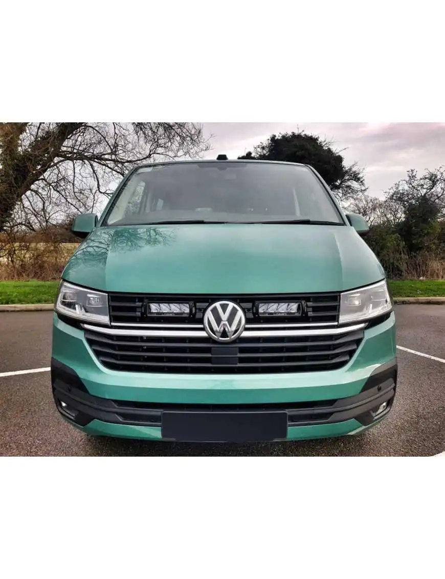 Zestaw dwóch lamp LAZER TRIPLE-R 750 (Gen2) z systemem montażu w fabrycznym grillu - VW T6.1 (2019 -) 