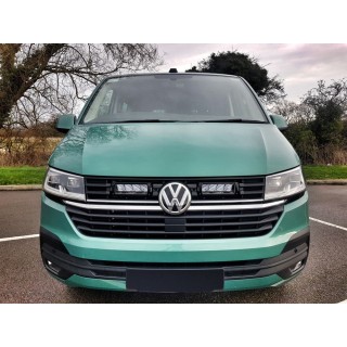 Zestaw dwóch lamp LAZER TRIPLE-R 750 Elite (Gen2) z systemem montażu w fabrycznym grillu - VW T6.1 (2019 -)