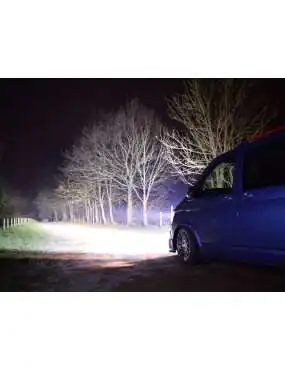 Zestaw dwóch lamp LAZER TRIPLE-R 750 (Gen2) z systemem montażu w fabrycznym grillu - VW T6 (2016 -) do wersji Highline/Trendline | Szekla4x4.pl