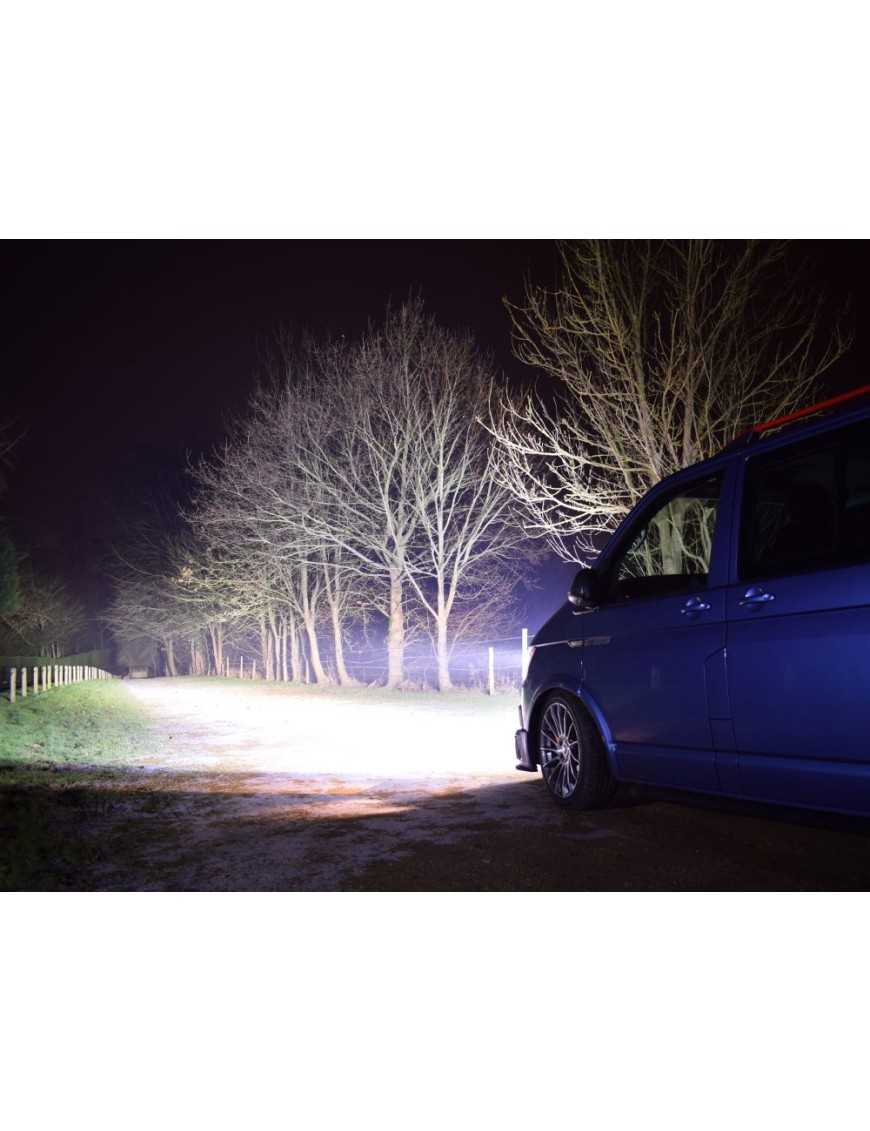 Zestaw dwóch lamp LAZER TRIPLE-R 750 (Gen2) z systemem montażu w fabrycznym grillu - VW T6 (2016 -) do wersji Highline/Trendline