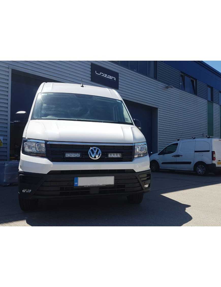 Zestaw dwóch lamp LAZER TRIPLE-R 750 Elite (Gen2) z systemem montażu w fabrycznym grillu - VW Crafter (2017 -) 