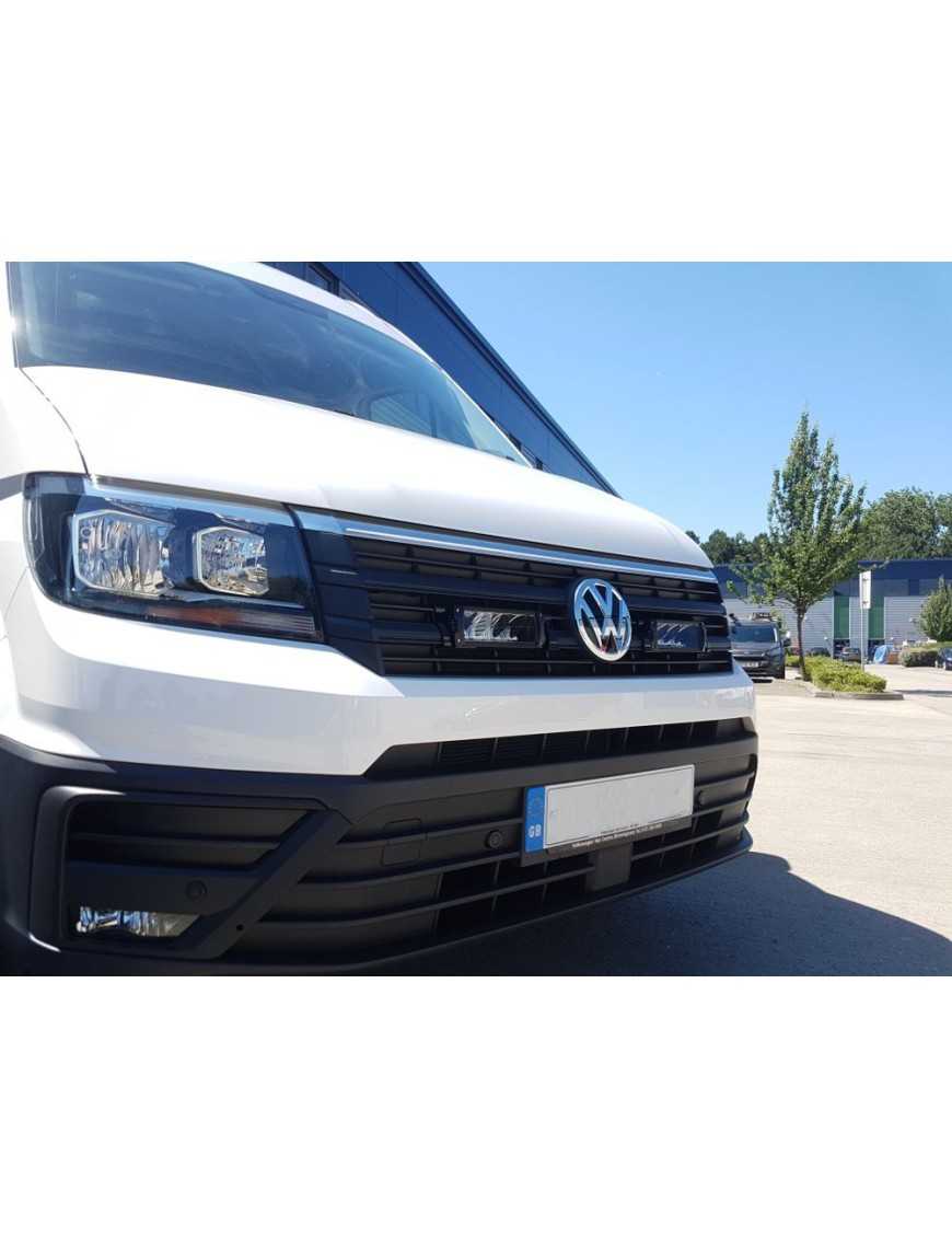 Zestaw dwóch lamp LAZER TRIPLE-R 750 Elite (Gen2) z systemem montażu w fabrycznym grillu - VW Crafter (2017 -) 